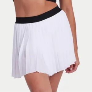 Slazenger Tech Pleat Skort in White with Black Waistband, Size XL